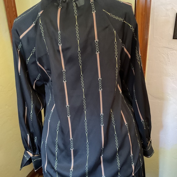 Blouse tops - Picture 2 of 11